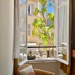 Centre Heart Of Daire Cannes